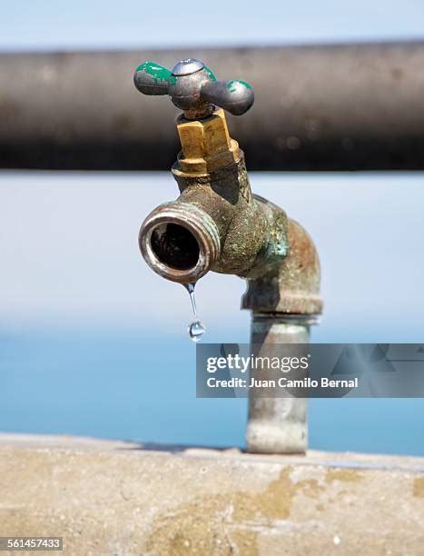 136 Outside Faucet Leaking Stock Photos High Res Pictures And Images 136 Outside Faucet Leaking Stock Photos High Res Pictures And Images