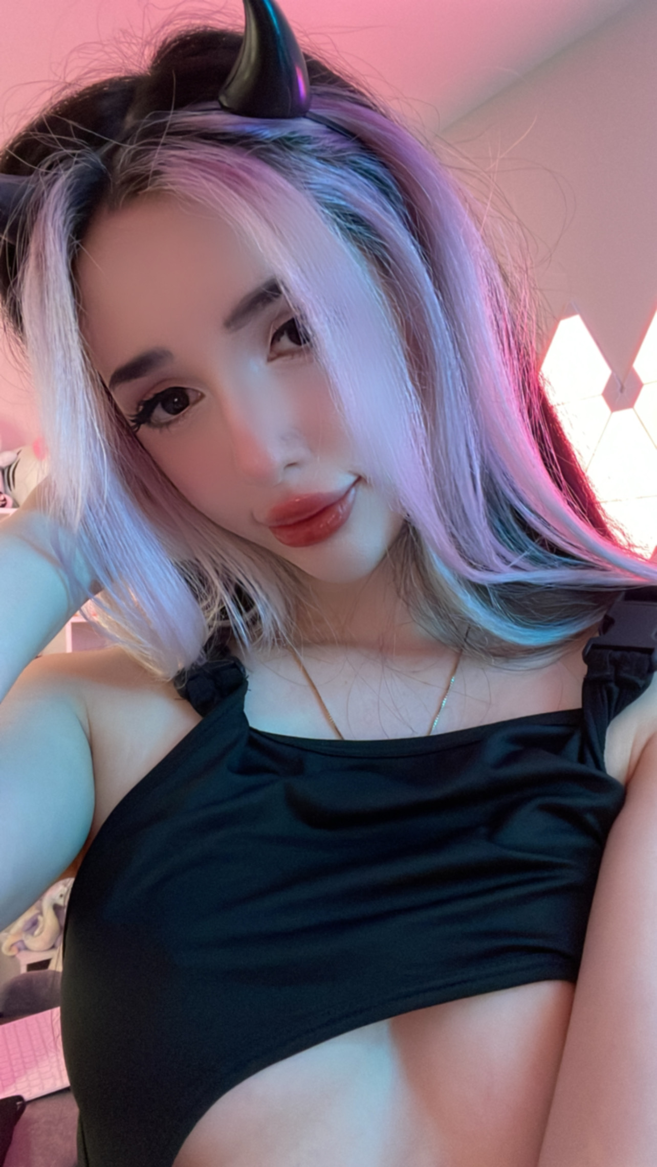 Alyri Leak