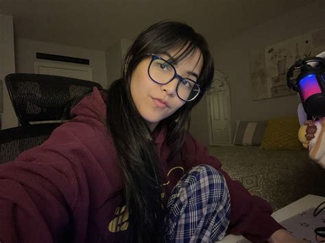 Andiipoops Is Live On Twitter Come Watch Me Eat Ass At Video Games