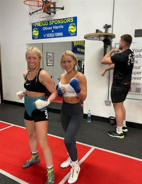 Elle Brooke Trains With Boxing Bombshell Ebanie Bridges After Press Elle Brooke Trains With Boxing Bombshell Ebanie Bridges After Press