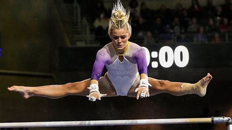 Gymnast Olivia Dunne Opens Up About What Adult Male Autograph Seekers Gymnast Olivia Dunne Opens Up About What Adult Male Autograph Seekers