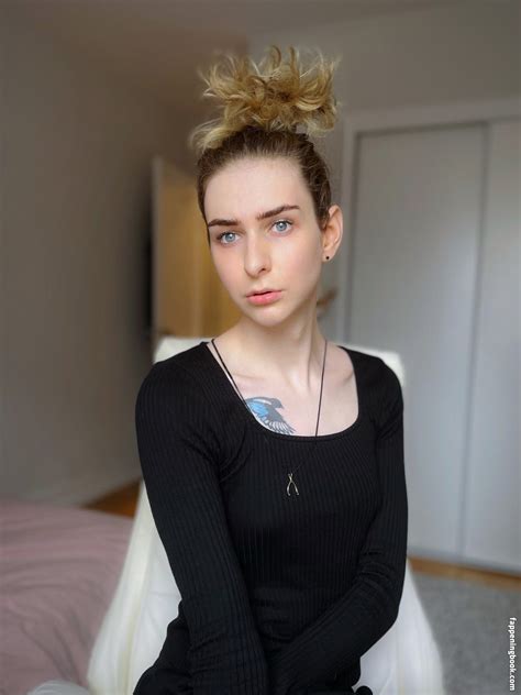 Lyra Crow Nudes Lyra Crow Nudes