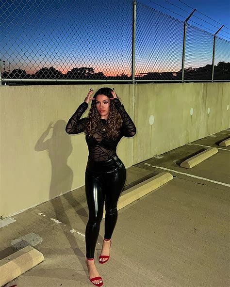 Meet Hoesluvkinz The 20 Year Old Tiktok Sensation Meet Hoesluvkinz The 20 Year Old Tiktok Sensation