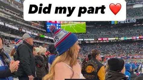 Model Flashes At Nfl Game And Claims Giants Player Paid Her To Distract Model Flashes At Nfl Game And Claims Giants Player Paid Her To Distract