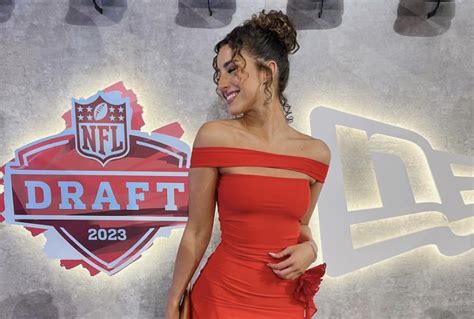 Will Levis S Girlfriend Continues To Make Headlines With Swimsuit Photo Will Levis S Girlfriend Continues To Make Headlines With Swimsuit Photo
