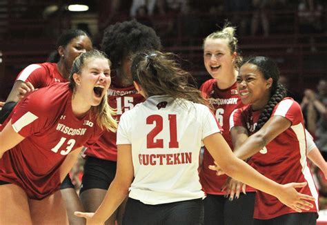 Wisconsin Volleyball Extends Win Streak Amid Photo Leak Investigation Wisconsin Volleyball Extends Win Streak Amid Photo Leak Investigation