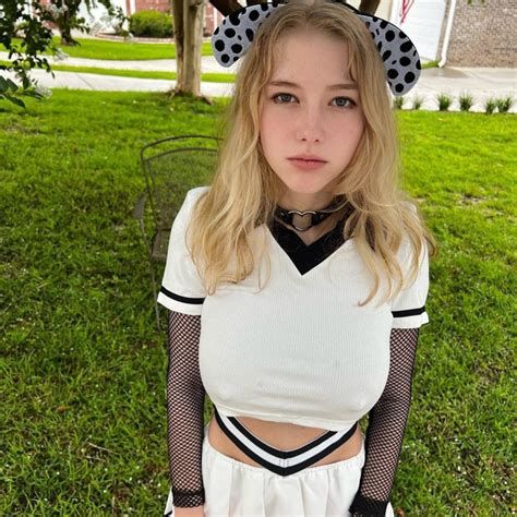 Zoe Moore Incendiando Onlyfans Con Su Explosiva Presencia Colormusic Zoe Moore Incendiando Onlyfans Con Su Explosiva Presencia Colormusic